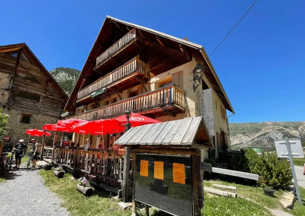 auberge à Cervières